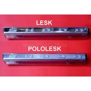 Porovnání osvětlení SPZ lesk / pololesk, Škoda 100–110R