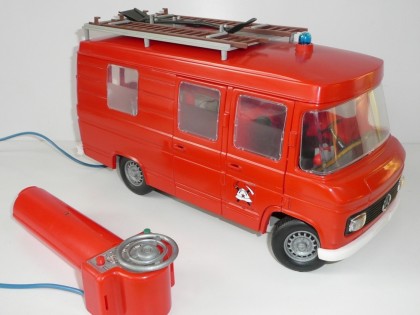Mercedes 408 fire truck