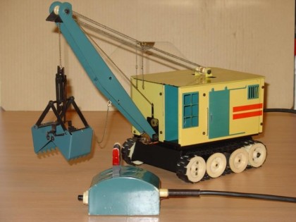 Excavator + grab + crane